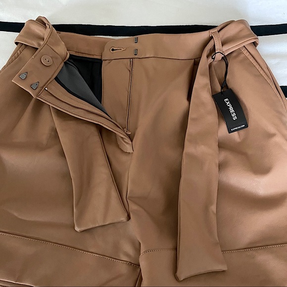 NWT Express camel faux leather paperbag shorts - Picture 5 of 5